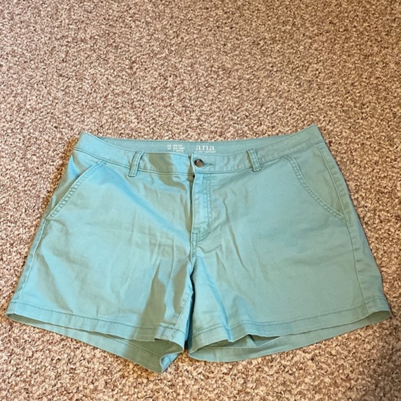 a.n.a Twill Shorts - Picture 2 of 8